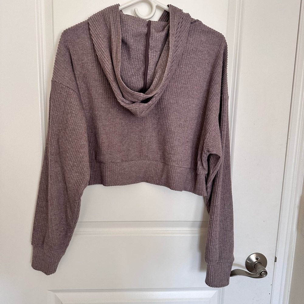 Alo Yoga muse cropped sweatshirt and pants set in size Small raisentte - Picture 2 of 4
